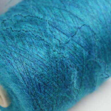 25% ALPAKA super fine, 10% MERINO vilna 35% PC, 34% PA, 1% El / West 1